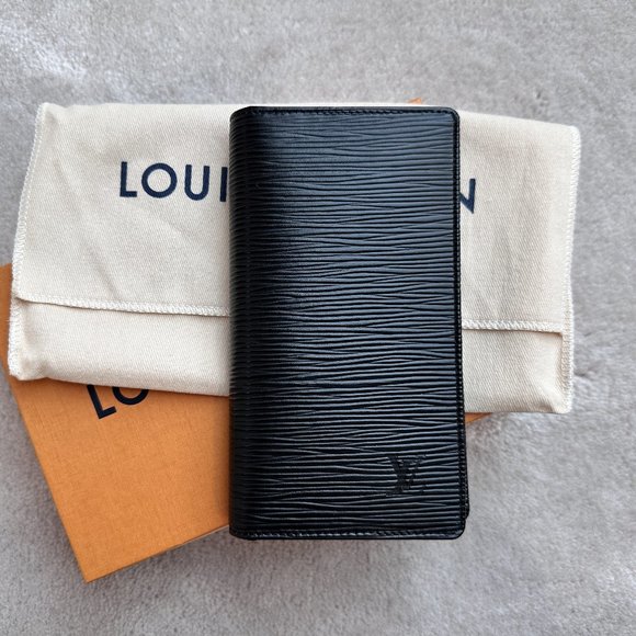 Louis Vuitton Other - Authentic Louis Vuitton Pocket Agenda Cover in Black Epi Leather